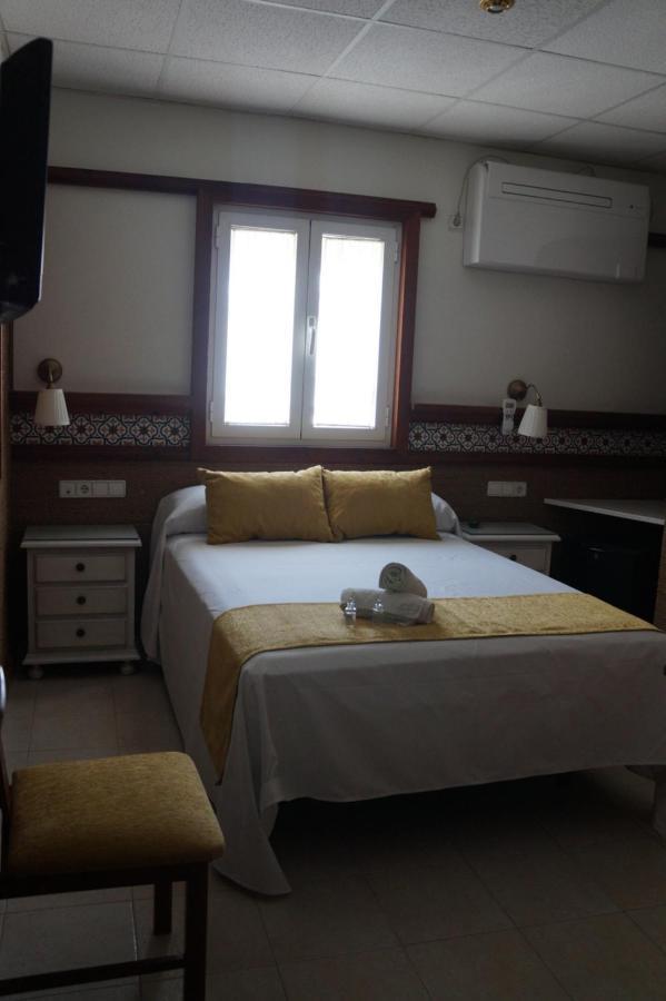 Hostal La Conilena Conil De La Frontera Esterno foto
