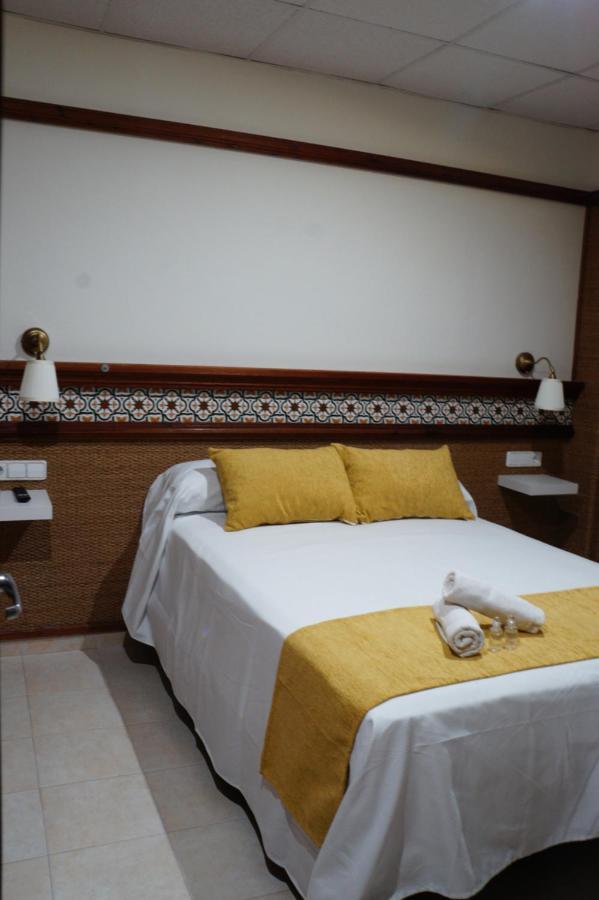 Hostal La Conilena Conil De La Frontera Esterno foto