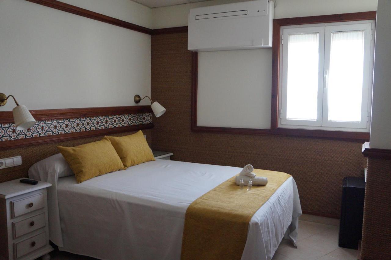 Hostal La Conilena Conil De La Frontera Esterno foto