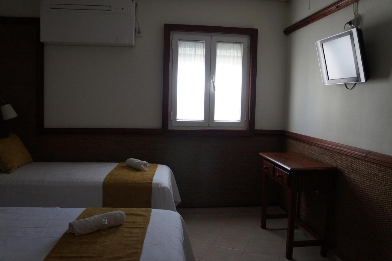 Hostal La Conilena Conil De La Frontera Esterno foto