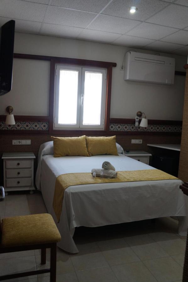 Hostal La Conilena Conil De La Frontera Esterno foto